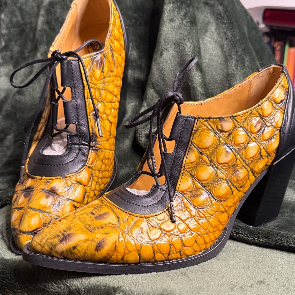John Fluevog Entrance Buckle MaryJane - Room 112 - Picture 5 of 8